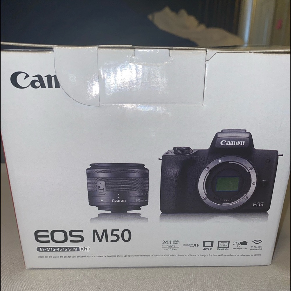 Canon EOS M50 ** WHITE ENTIRE KIT & PINK silicon